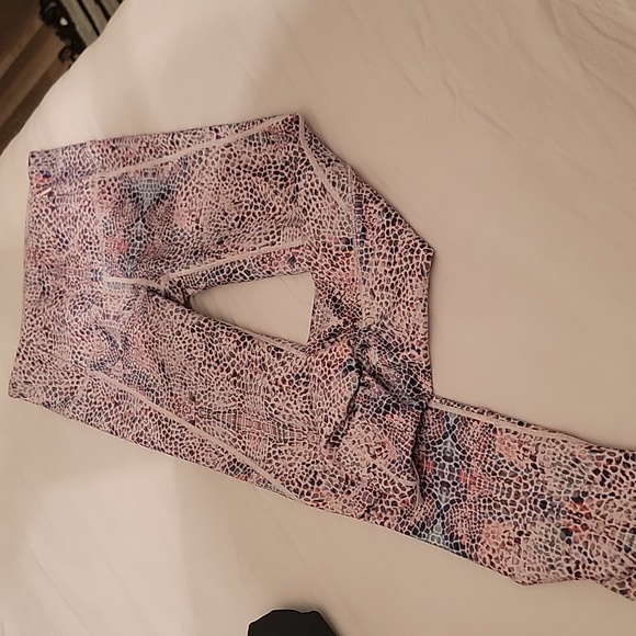 Activewear Bundle 5lbs size small - Picture 6 of 12